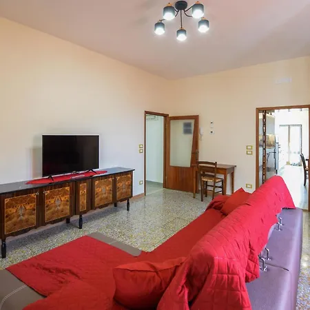 4 Bedroom Amazing In Holiday home Cortona