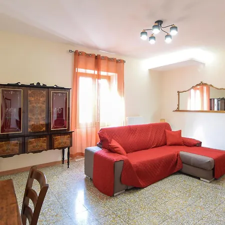 4 Bedroom Amazing In Cortona