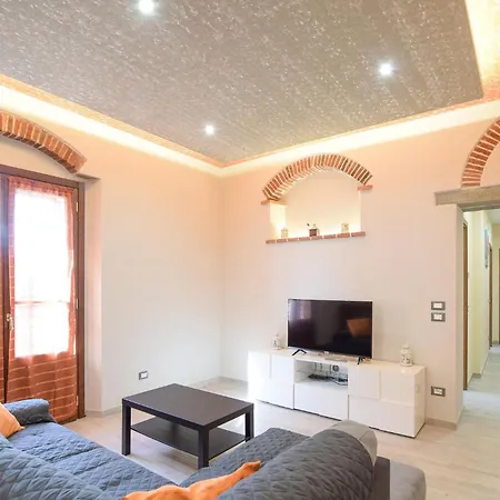 4 Bedroom Amazing In Holiday home Cortona