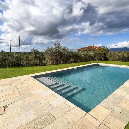 4 Bedroom Amazing In Holiday home Cortona