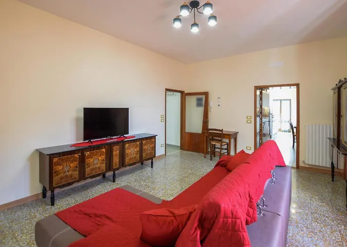 4 Bedroom Amazing In Casa vacanze Cortona