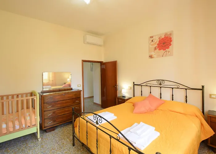 4 Bedroom Amazing In Casa vacanze *